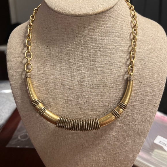 Stella And Dot Gold tone Statement Necklace - Picture 2 of 5